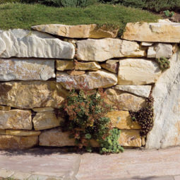 12 Natursteinmauer Monte Graniti